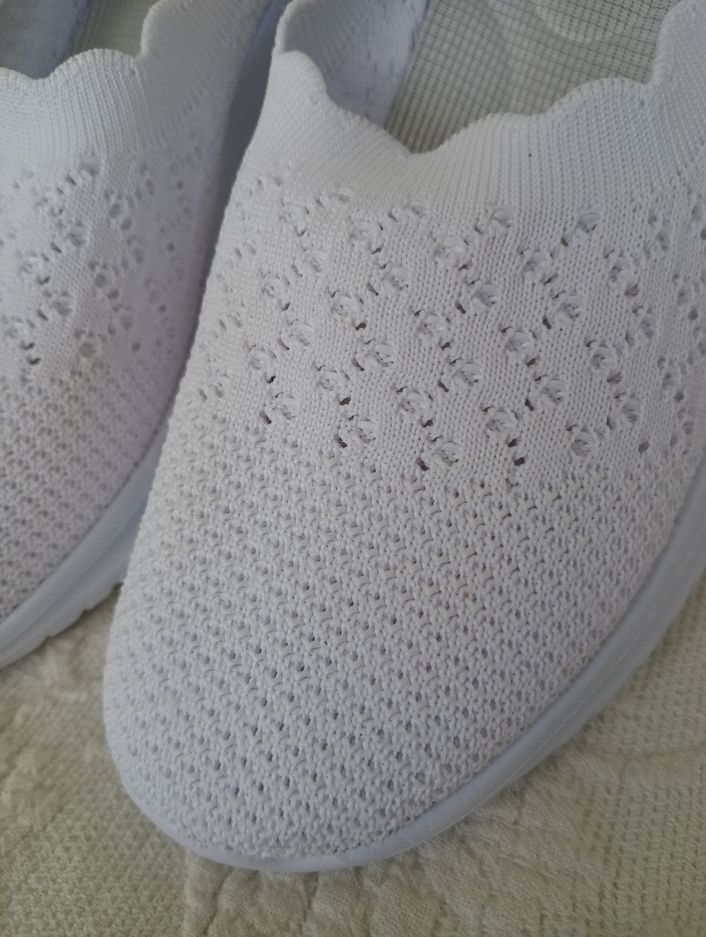 White Scalloped Knit Slip-on Sneakers Comfy Cushioned Lightweight Simple Femme - Picture 3 of 8